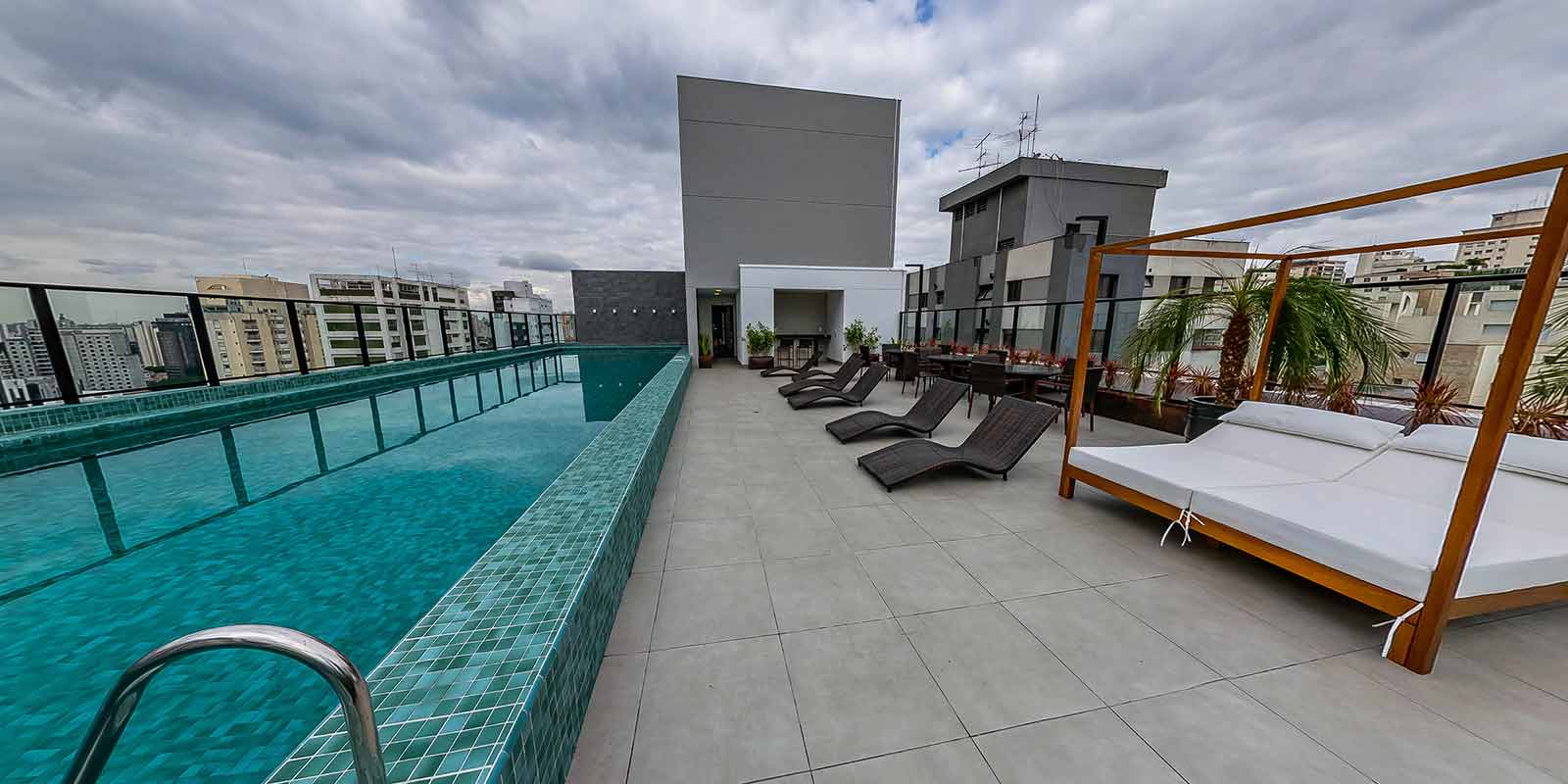 Nex One Ministro Ferreira Alves — Piscina