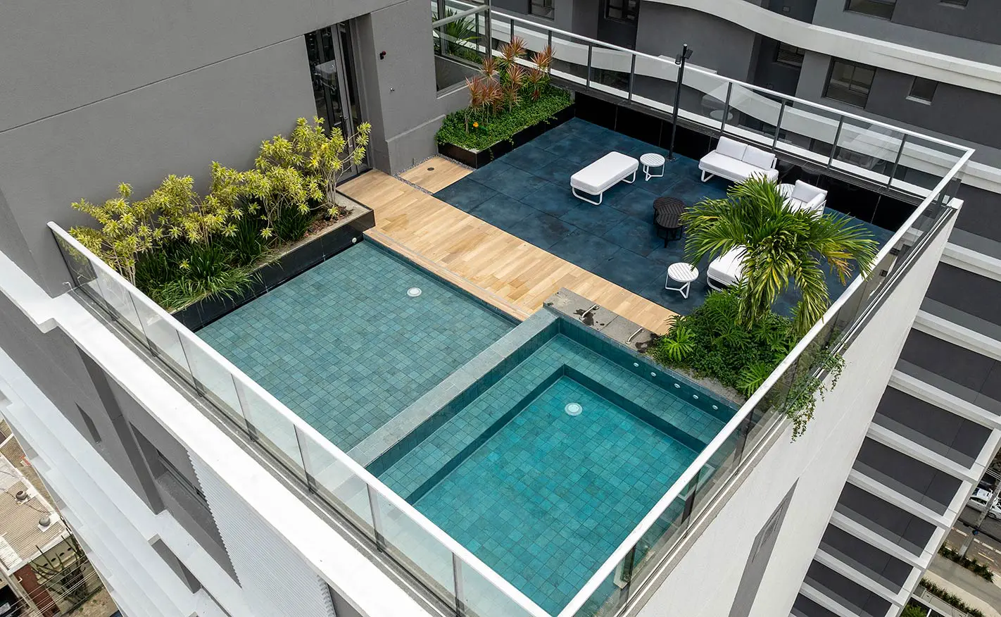 Nex One Pinheiros — Piscina